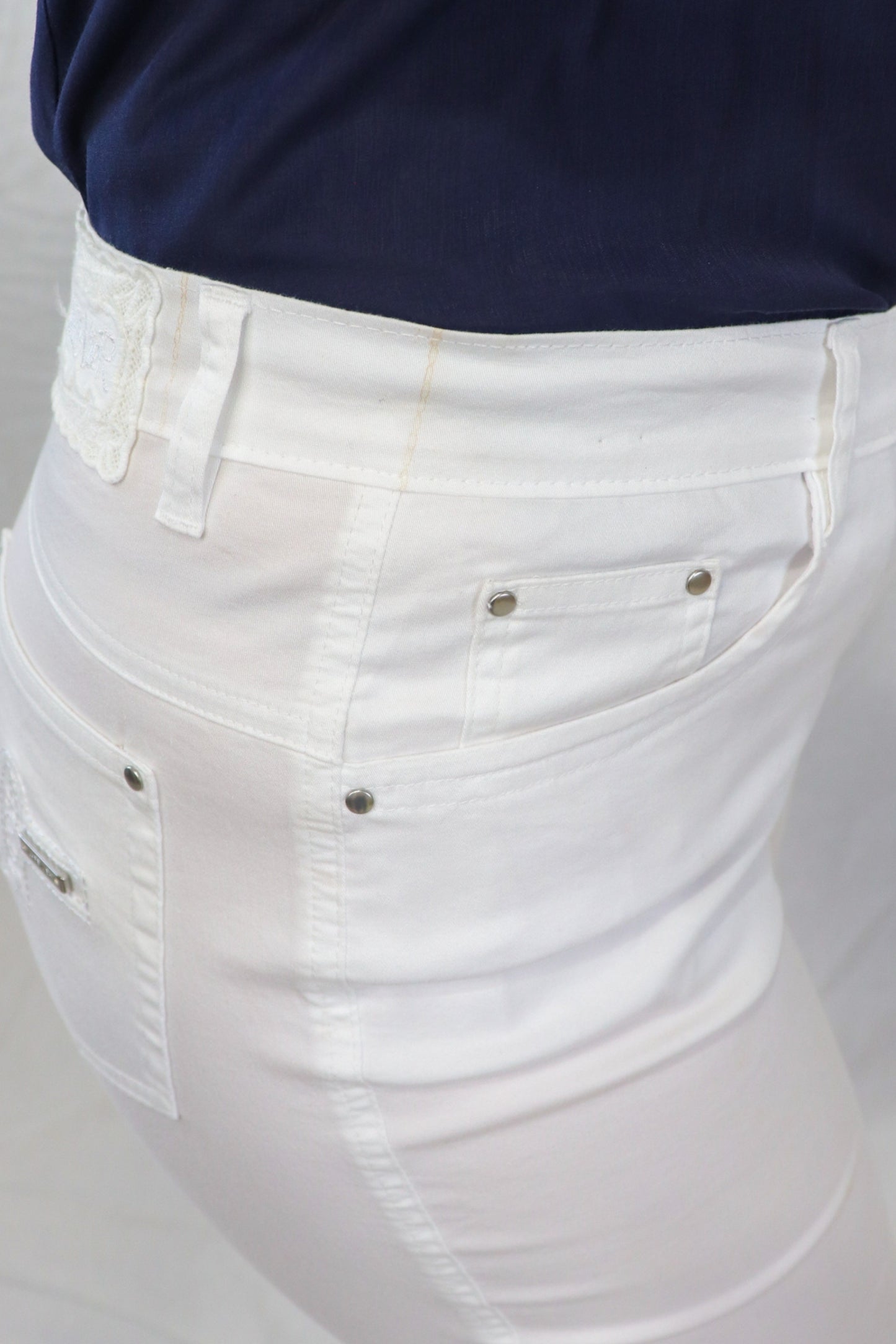Silver Bar Cuff Capri - White