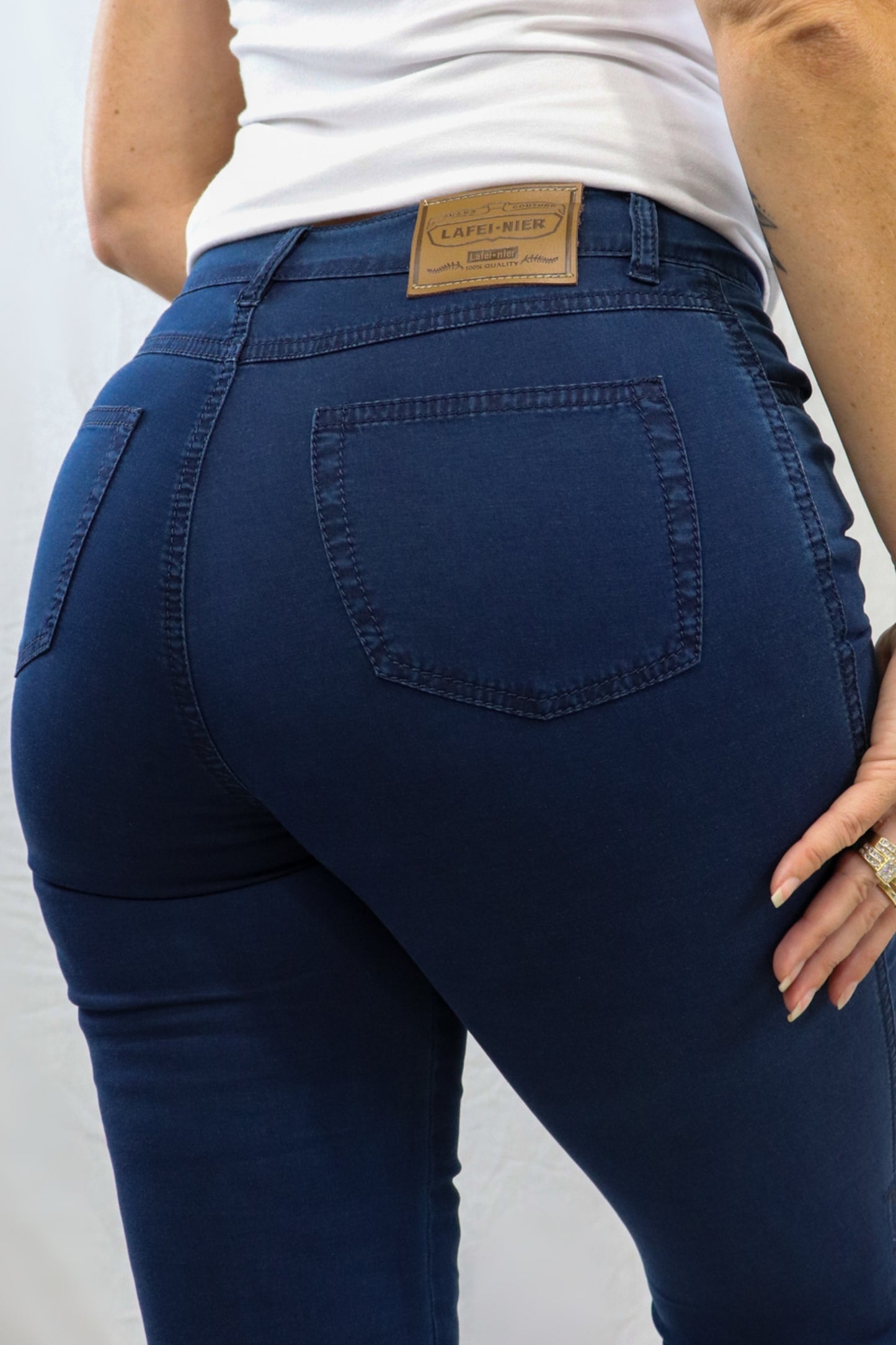 Cuff Detail Capri - Navy