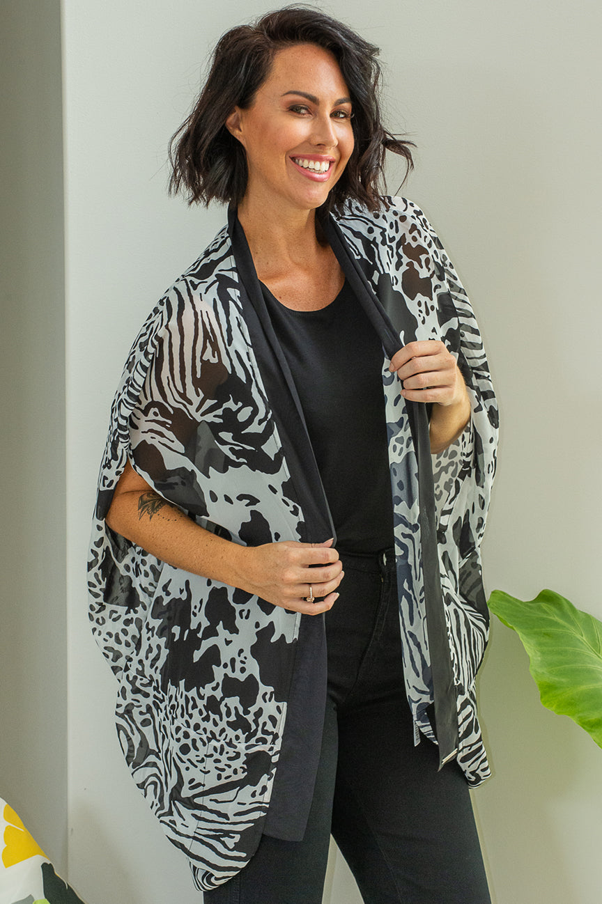 Cape - Black/White Print