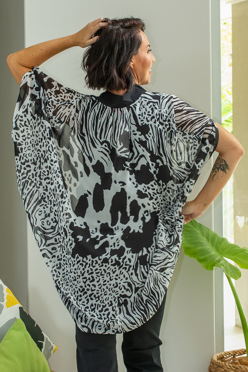 Cape - Black/White Print