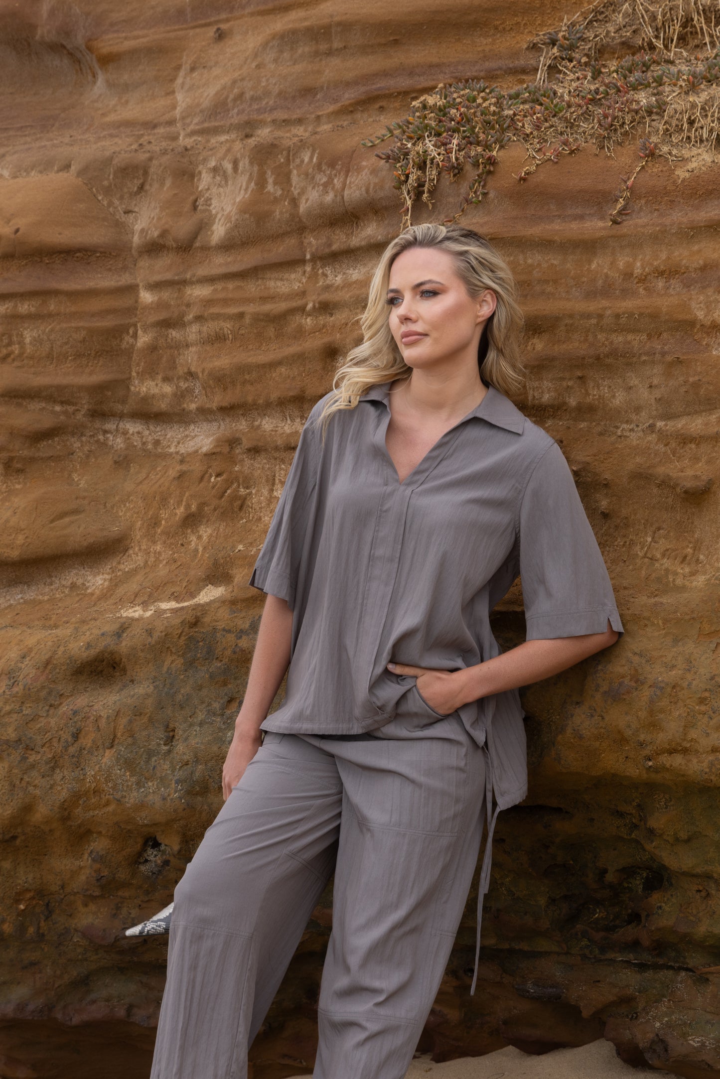 Two T's Crinkle Short Sleeve Top - Donkey